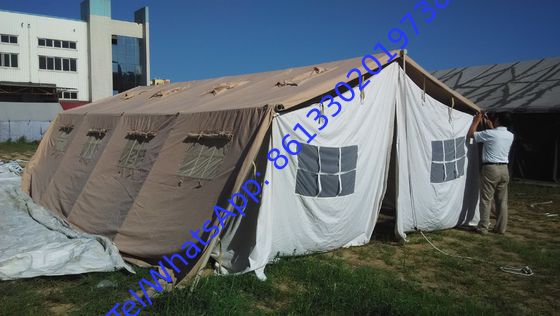 Tente militaire avec logo de l'armée et capacité dépend de la taille